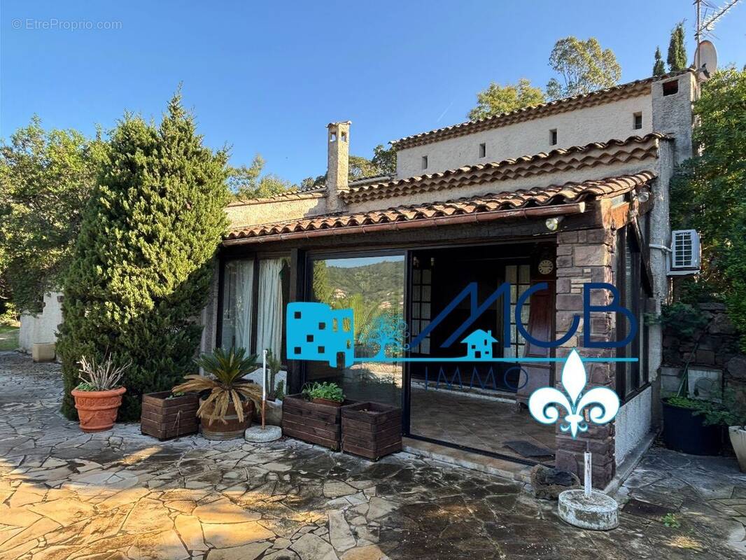 Maison à LES ISSAMBRES