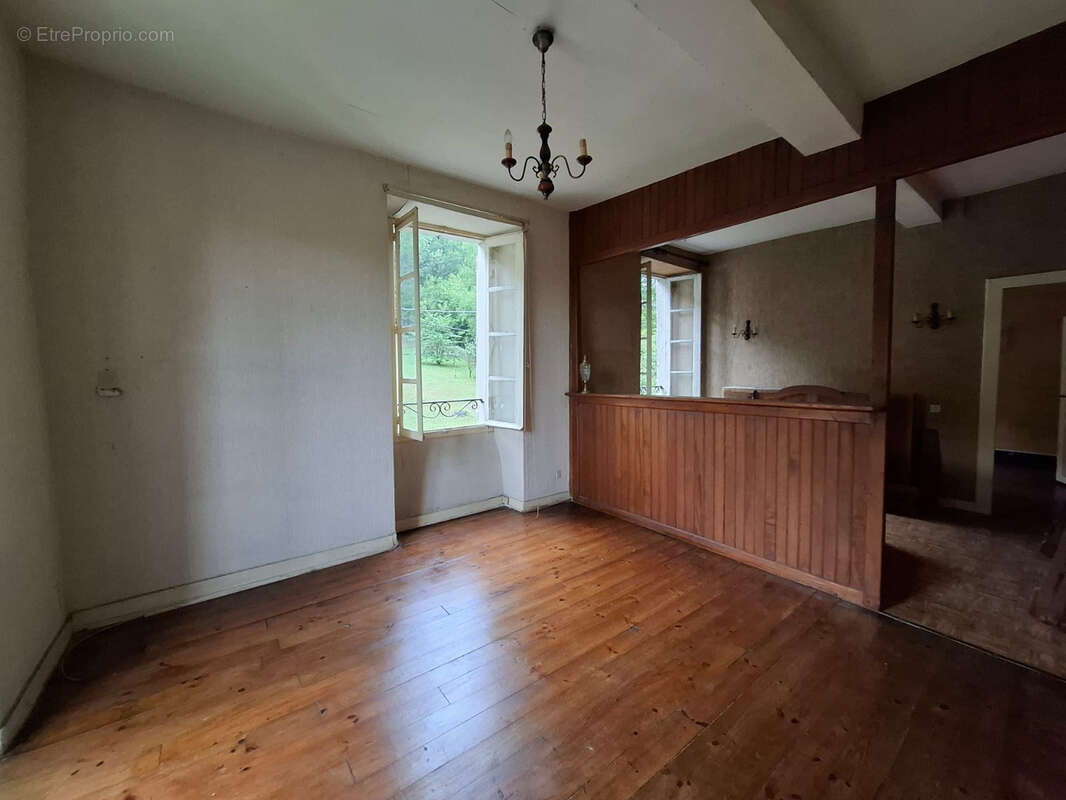 Appartement à TARDETS-SORHOLUS