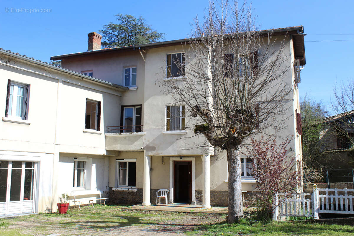 Maison à CIVRIEUX-D&#039;AZERGUES