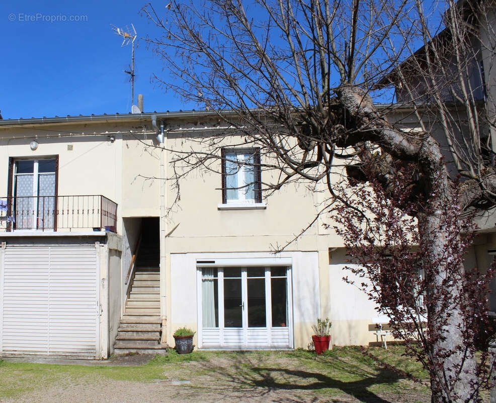 Maison à CIVRIEUX-D&#039;AZERGUES