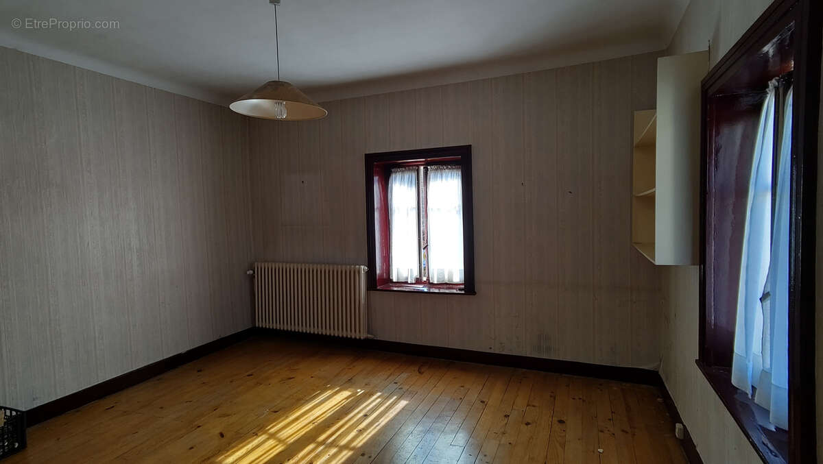 Maison à CIVRIEUX-D&#039;AZERGUES