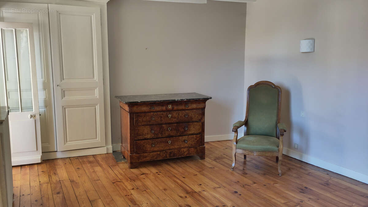 Maison à CIVRIEUX-D&#039;AZERGUES