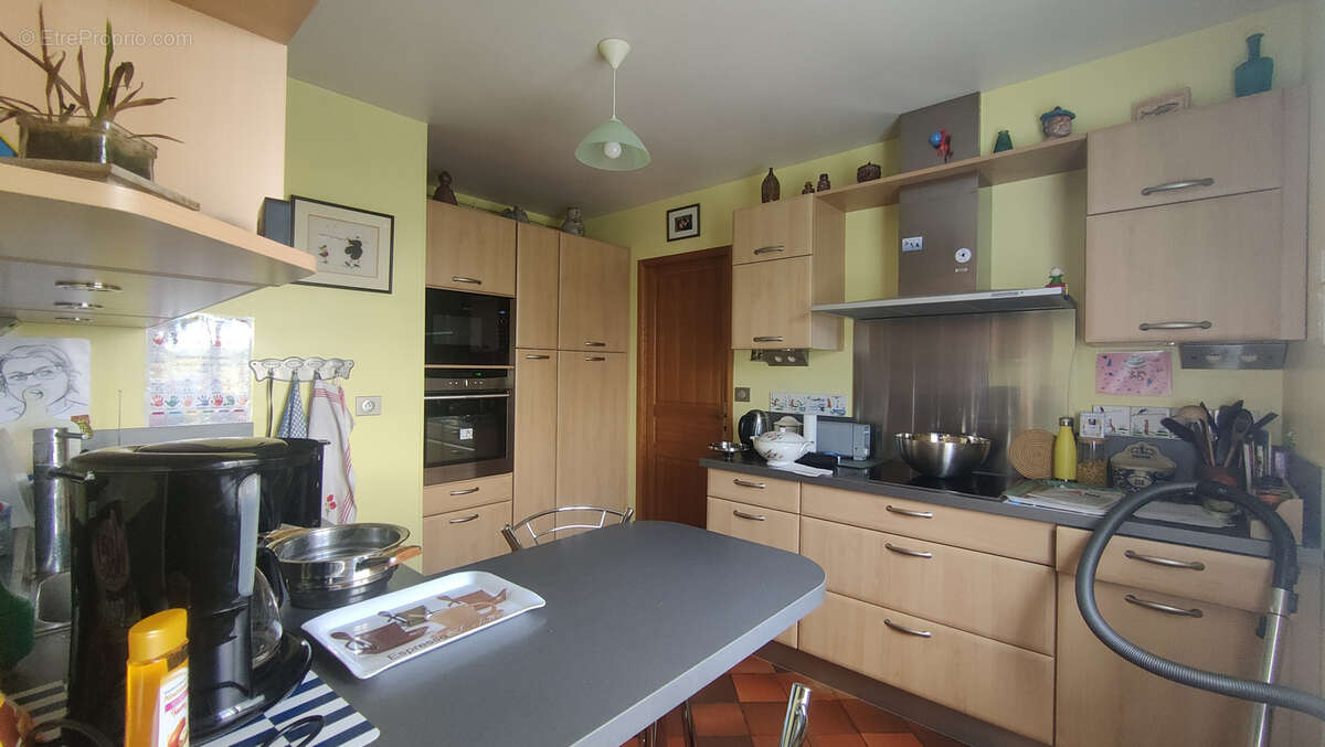 Maison à ONS-EN-BRAY