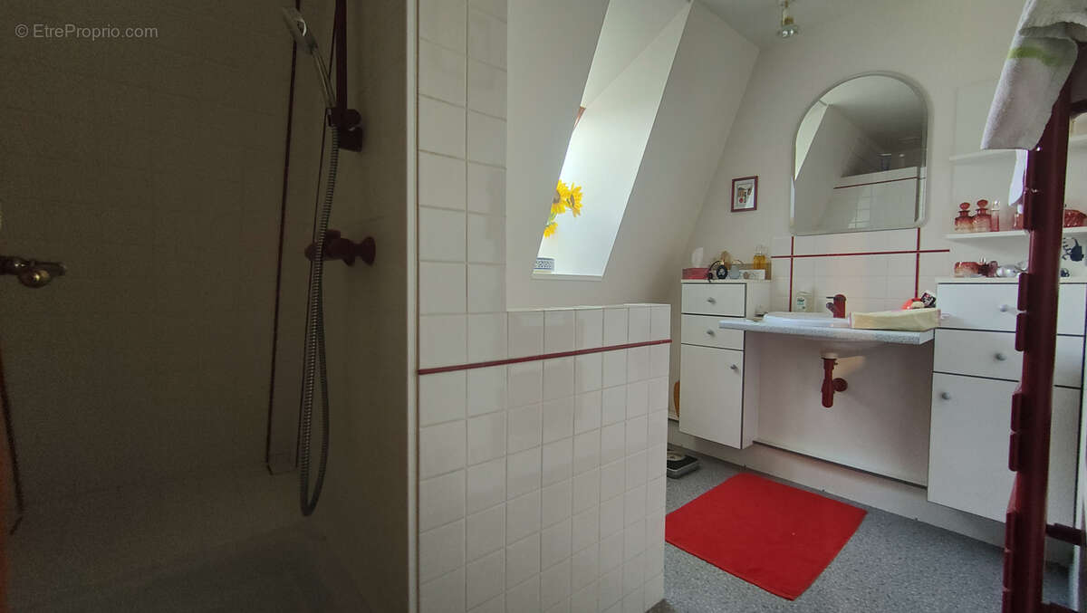 Maison à ONS-EN-BRAY