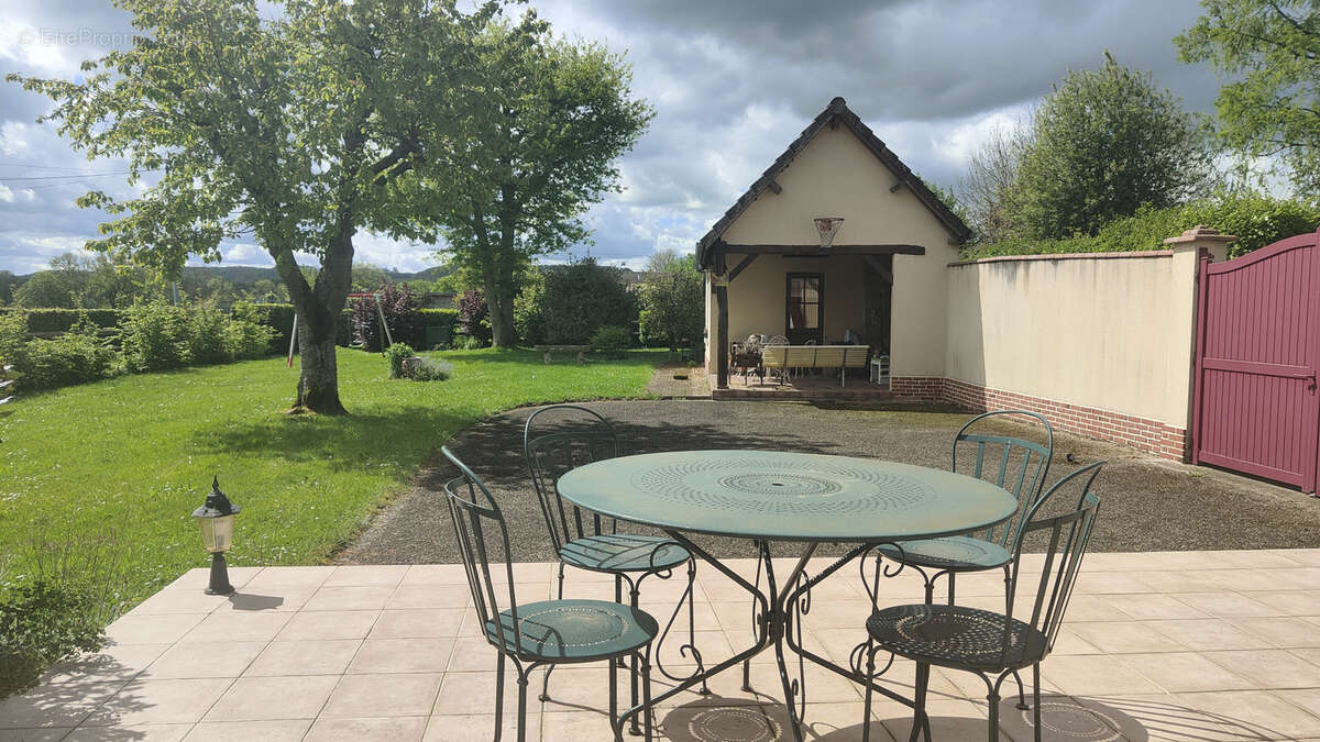 Maison à ONS-EN-BRAY