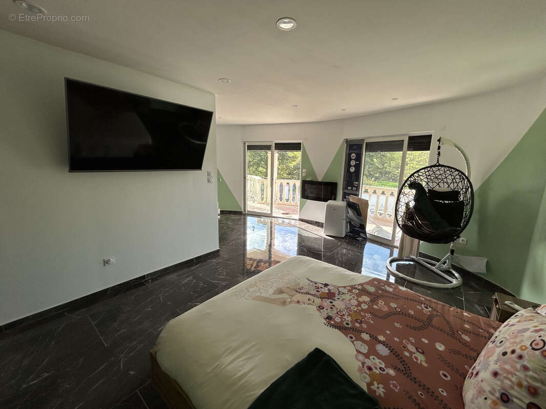 Maison à PUY-GUILLAUME