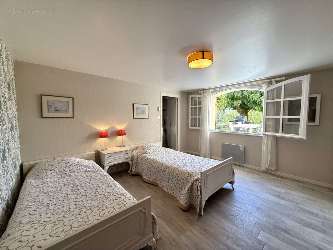 Maison à TOMBEBOEUF