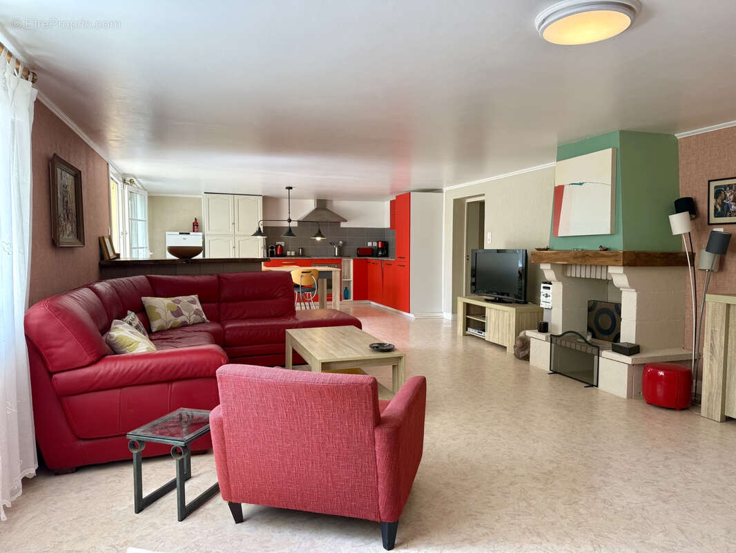 Maison à TOMBEBOEUF