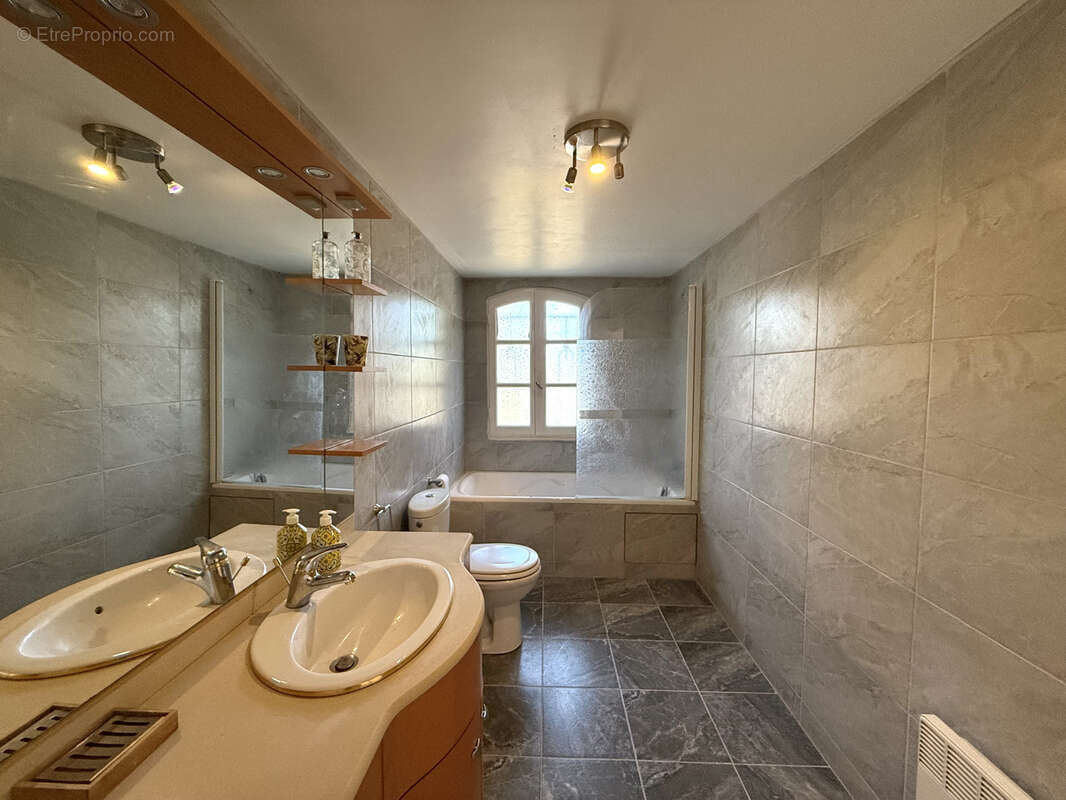 Maison à TOMBEBOEUF