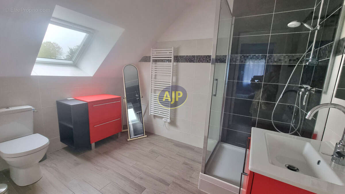 Maison à CONQUEREUIL