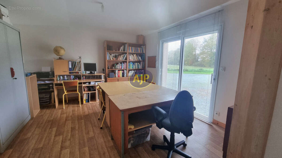 Maison à CONQUEREUIL