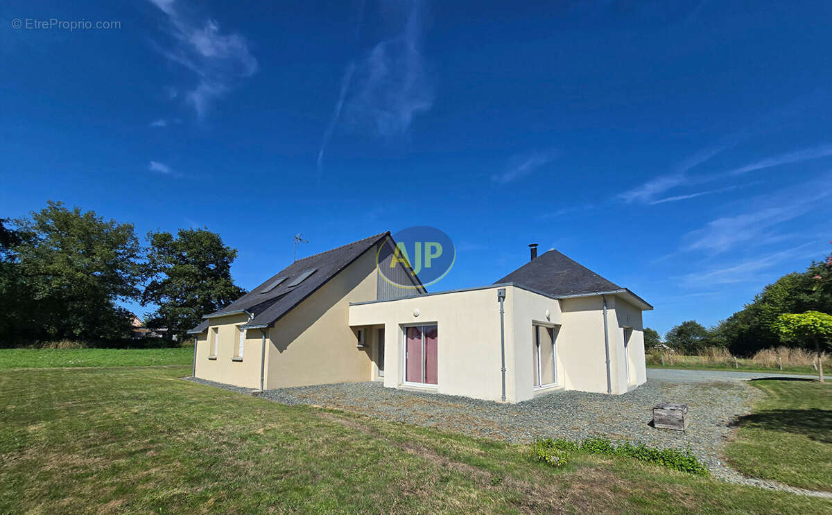 Maison à CONQUEREUIL