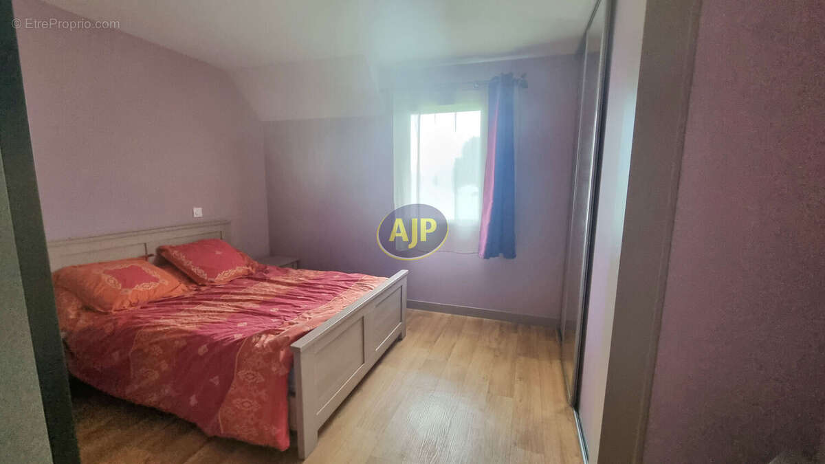 Maison à CONQUEREUIL