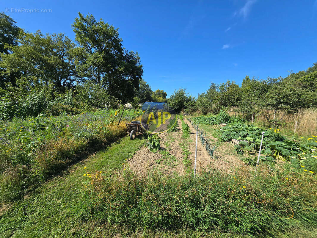 Maison à CONQUEREUIL