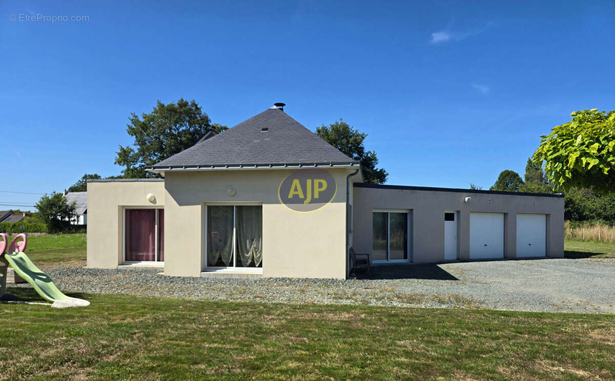 Maison à CONQUEREUIL