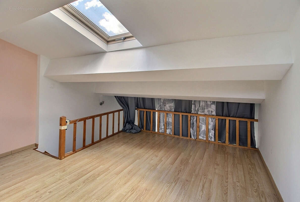 Appartement à VIOLS-LE-FORT