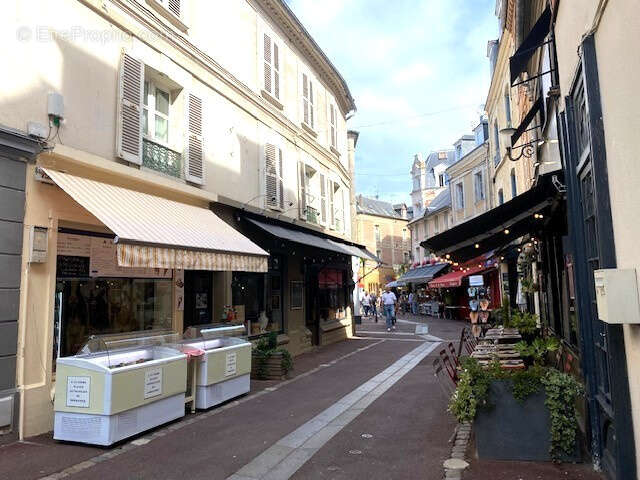 Commerce à TROUVILLE-SUR-MER
