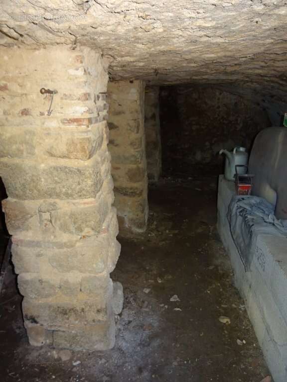 Maison à SAINT-HILAIRE-EN-MORVAN