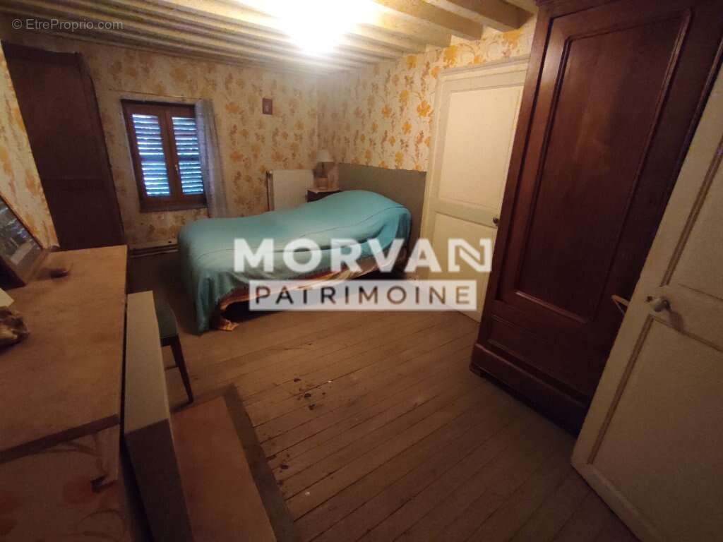 Maison à SAINT-HILAIRE-EN-MORVAN