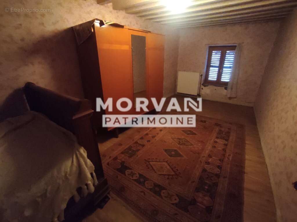 Maison à SAINT-HILAIRE-EN-MORVAN