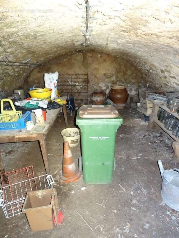 Maison à SAINT-HILAIRE-EN-MORVAN