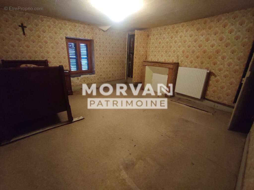 Maison à SAINT-HILAIRE-EN-MORVAN