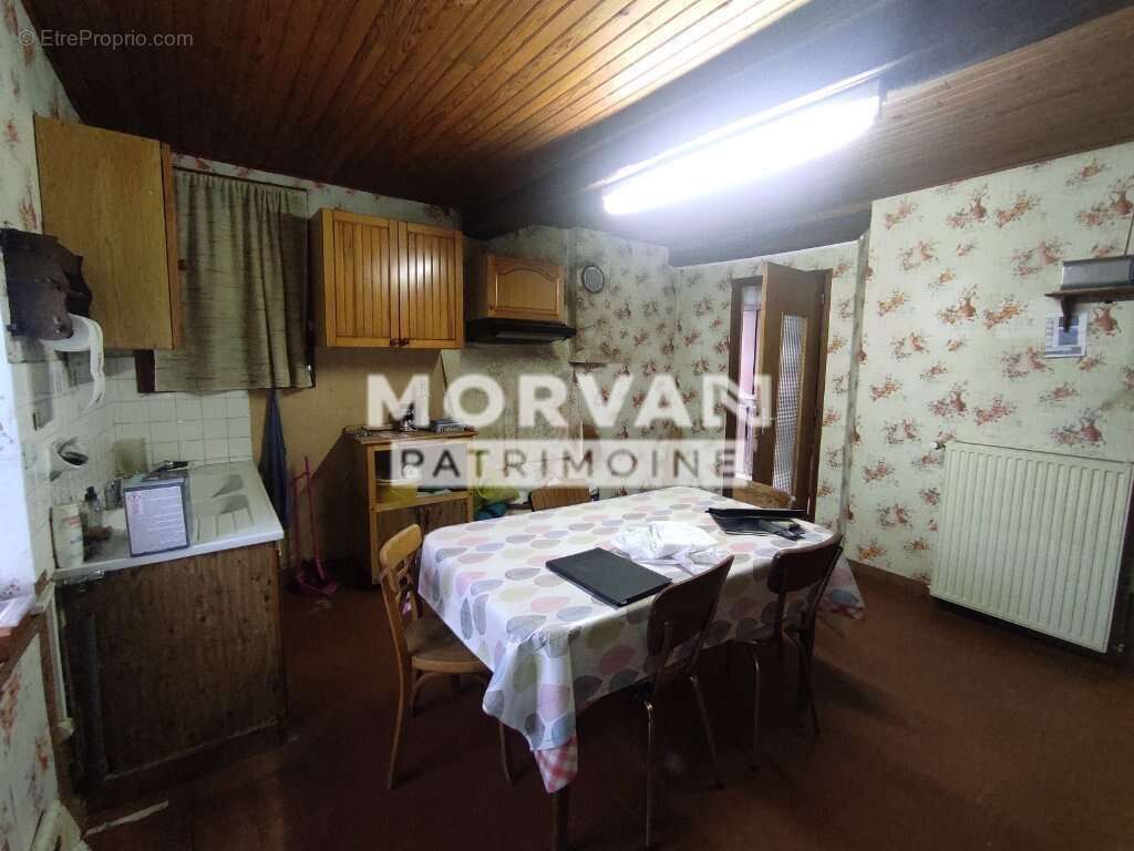 Maison à SAINT-HILAIRE-EN-MORVAN