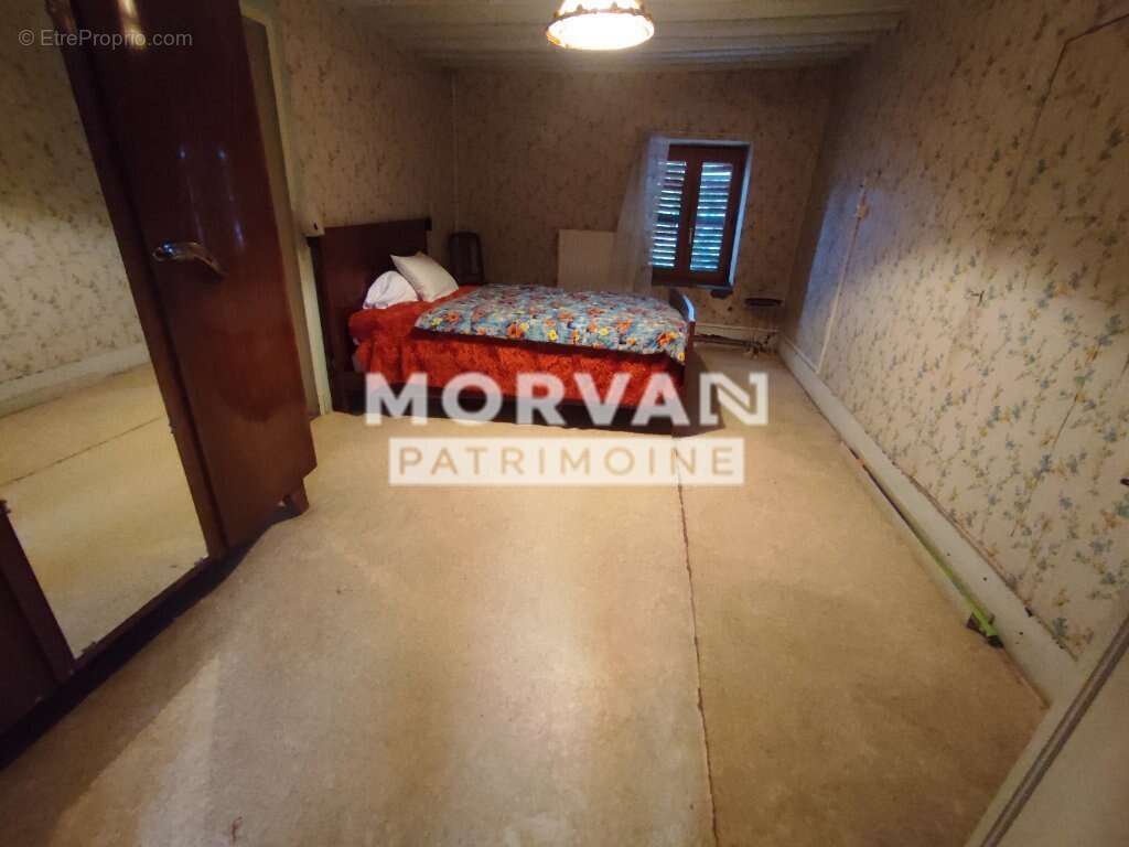 Maison à SAINT-HILAIRE-EN-MORVAN