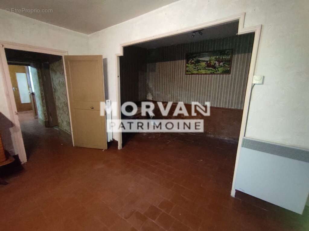 Maison à SAINT-HILAIRE-EN-MORVAN