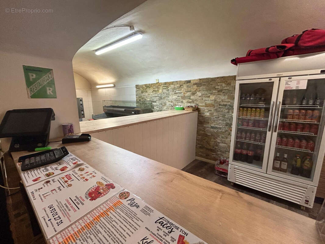 Commerce à L&#039;ESCARENE