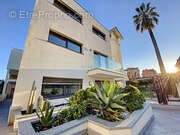 Appartement à VALLAURIS