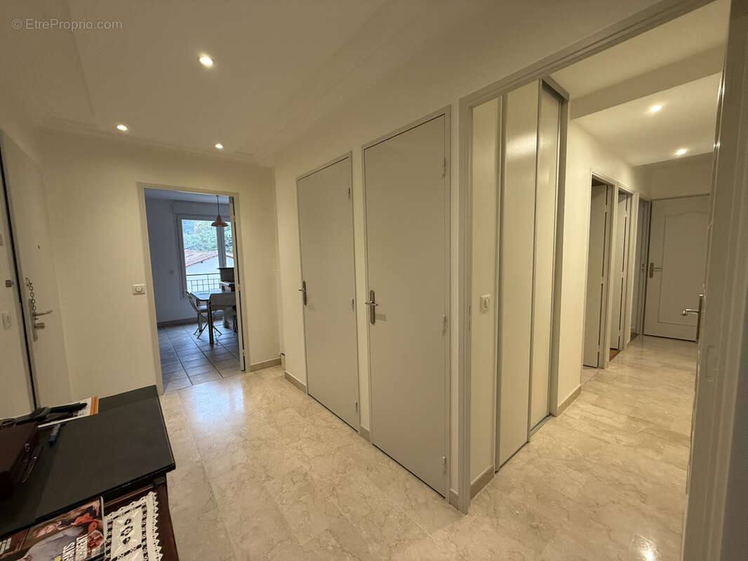 Appartement à CHARBONNIERES-LES-BAINS