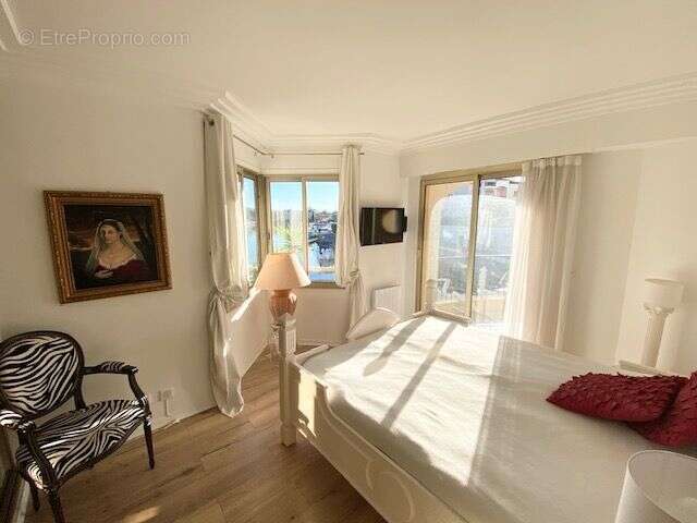 Appartement à MANDELIEU-LA-NAPOULE