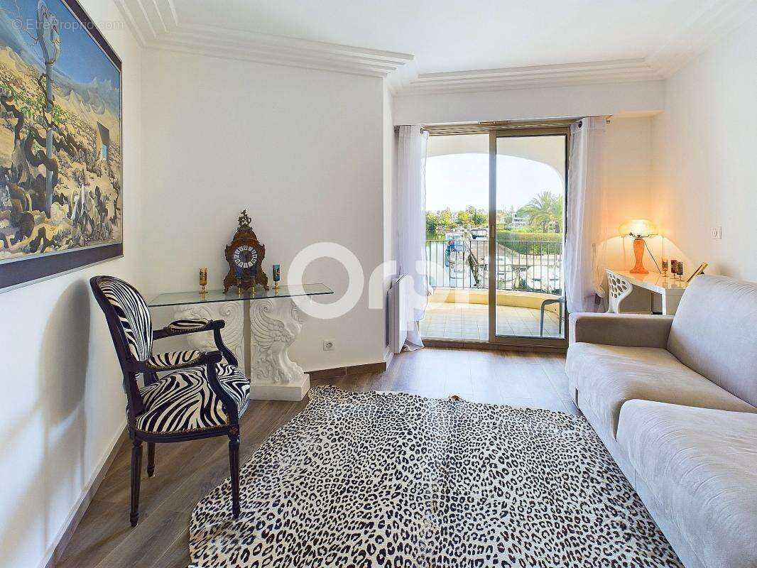 Appartement à MANDELIEU-LA-NAPOULE