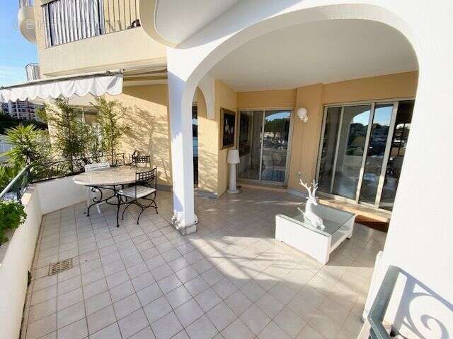 Appartement à MANDELIEU-LA-NAPOULE