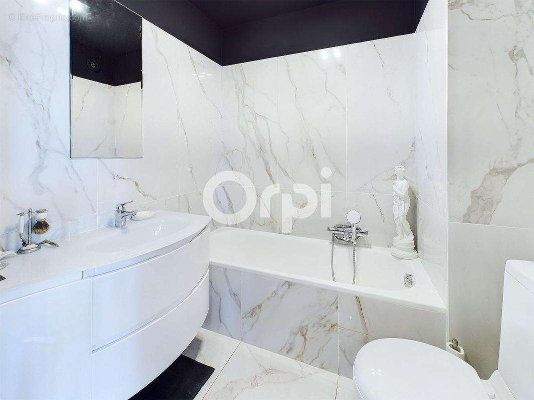 Appartement à MANDELIEU-LA-NAPOULE