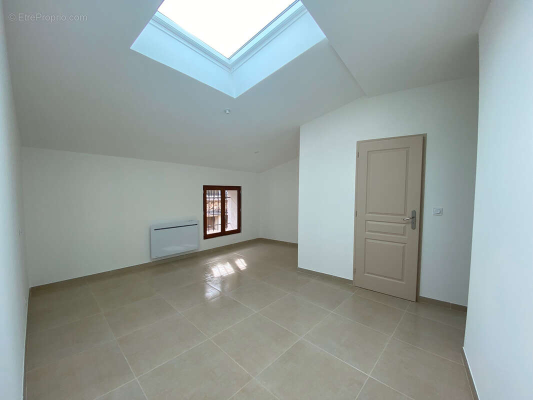 Appartement à LORGUES