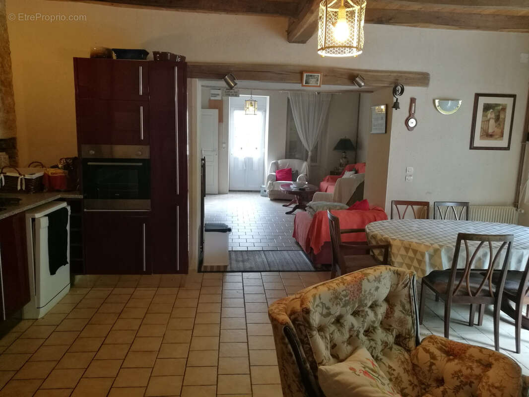 Maison à LA CAILLERE-SAINT-HILAIRE