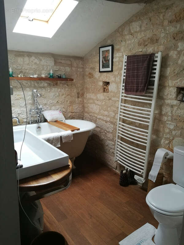 Maison à LA CAILLERE-SAINT-HILAIRE