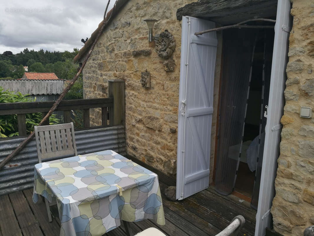 Maison à LA CAILLERE-SAINT-HILAIRE