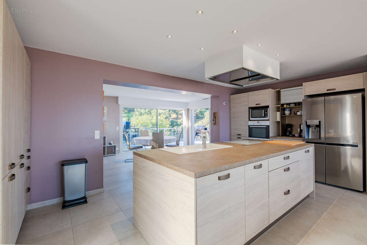 Maison à LES ISSAMBRES