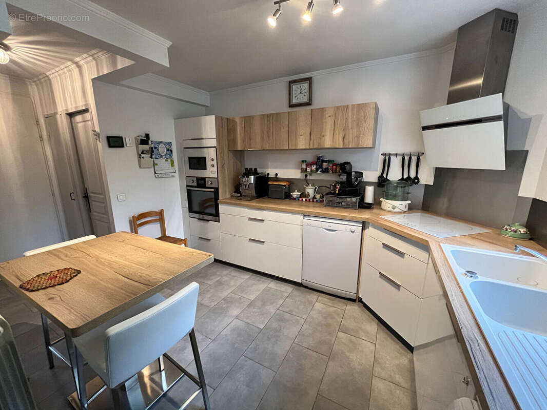 Maison à L'ISLE-SUR-LA-SORGUE