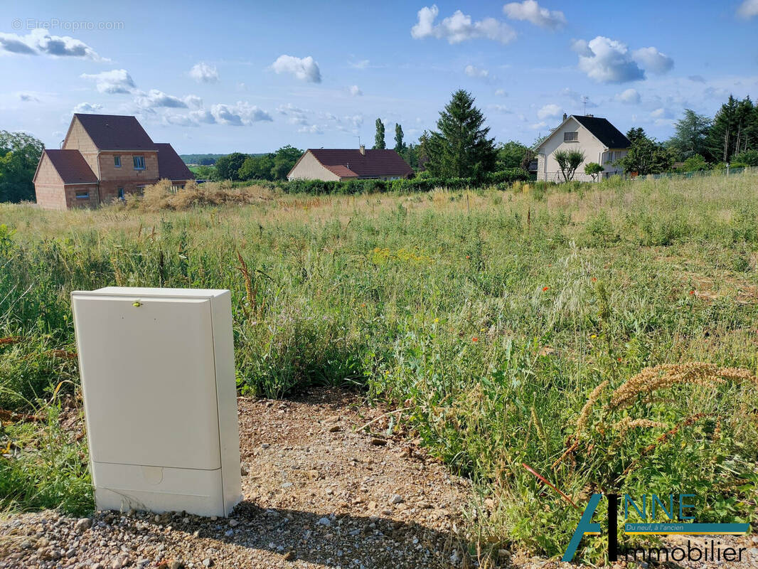 Terrain à FONTAINES