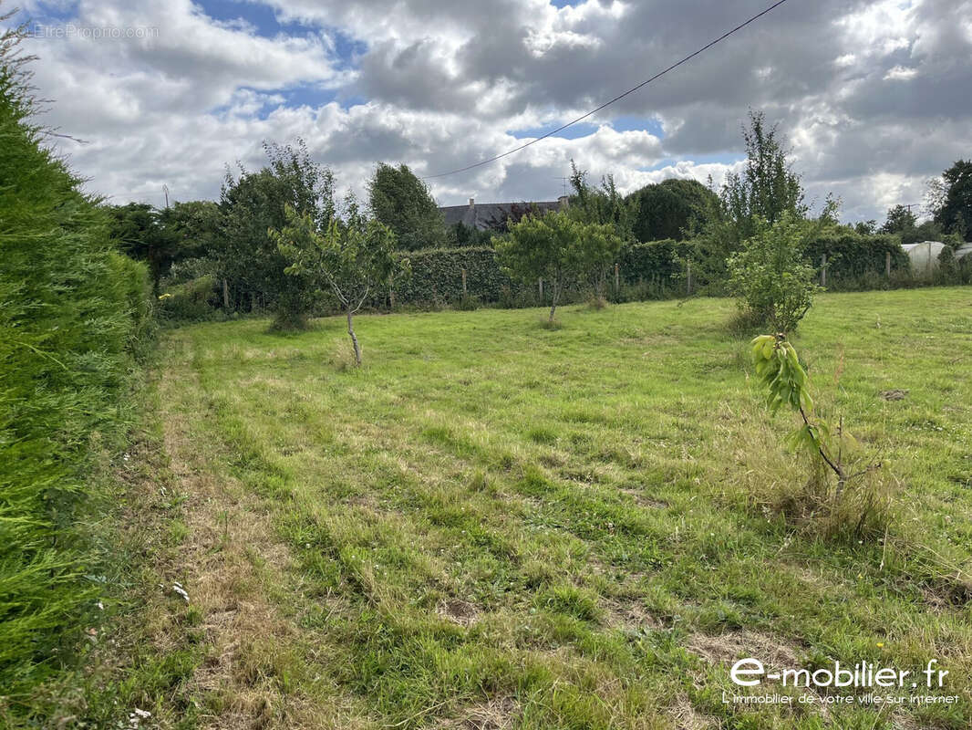 Terrain à LANVOLLON