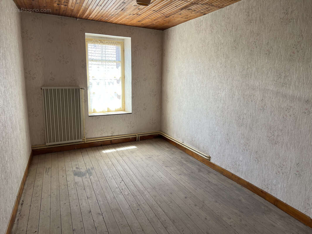 Maison à VIC-DES-PRES