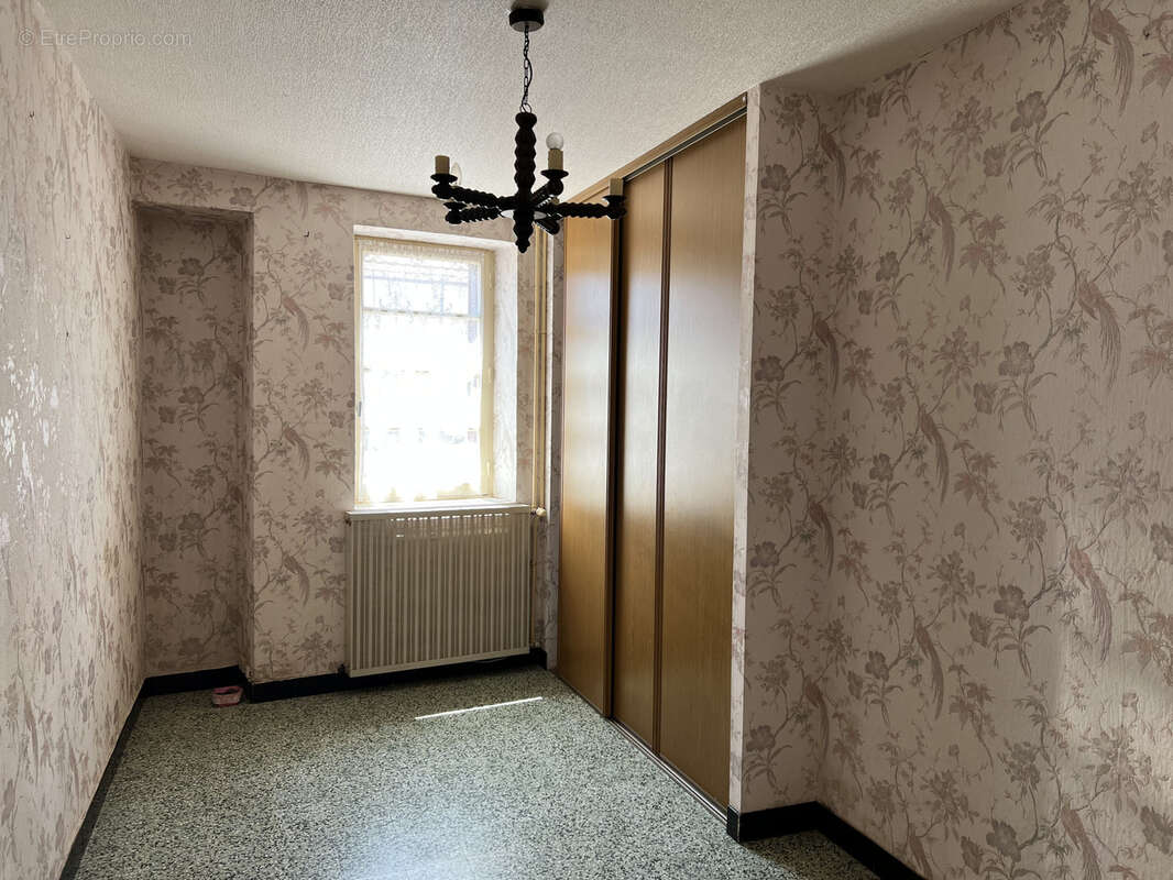 Maison à VIC-DES-PRES