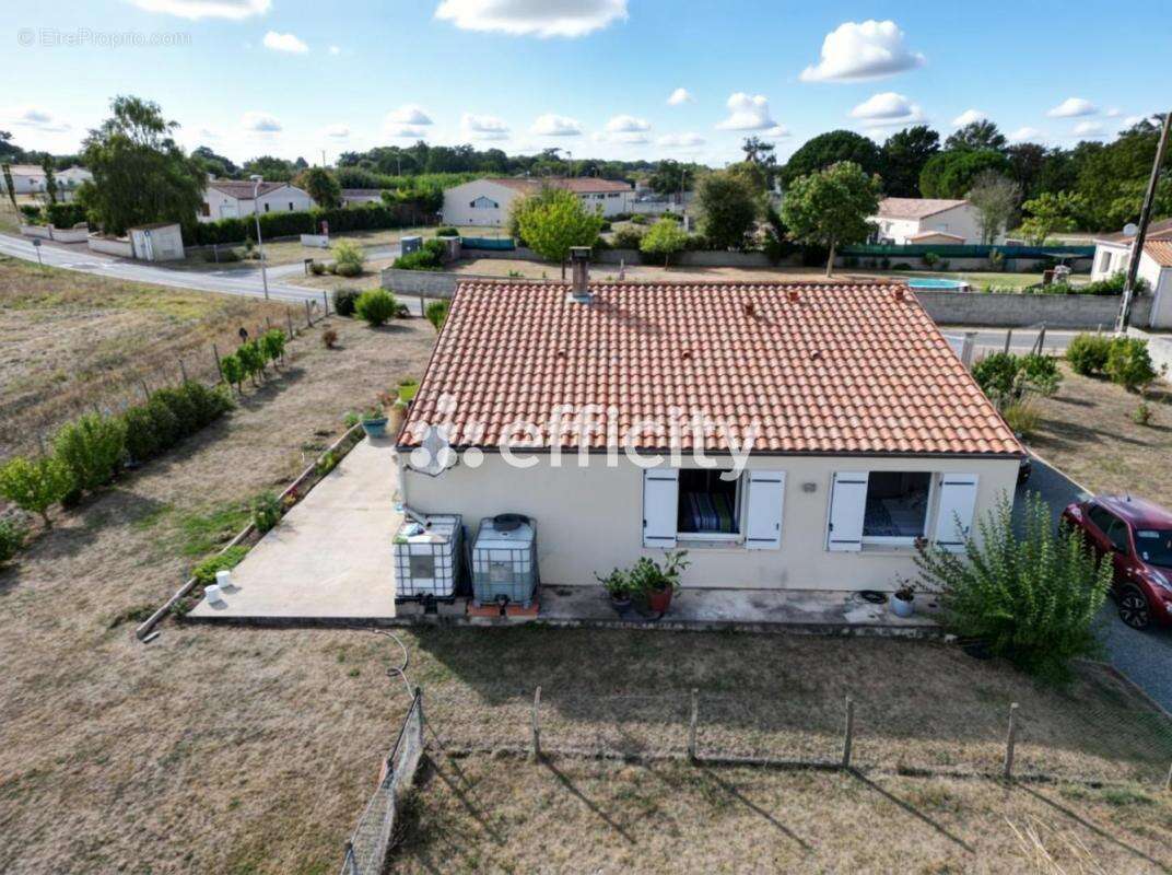 Maison à CORME-ECLUSE