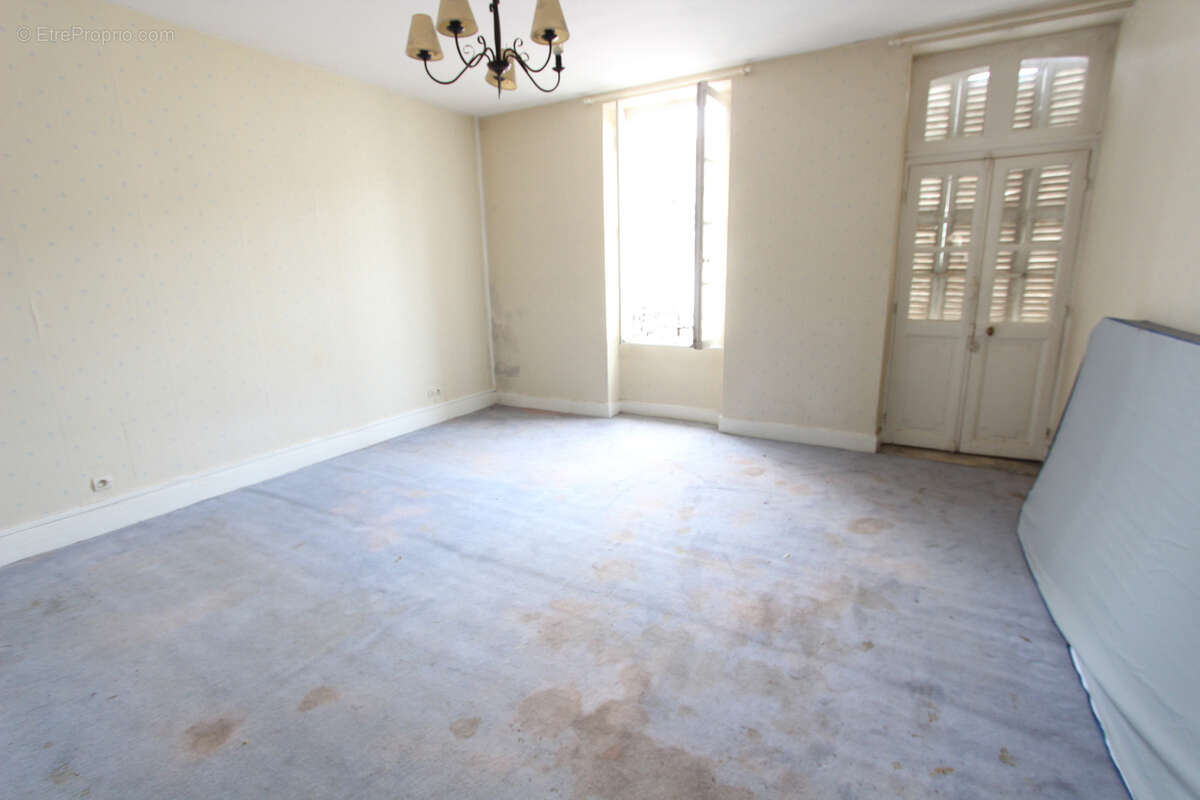 Maison à LA CHARITE-SUR-LOIRE