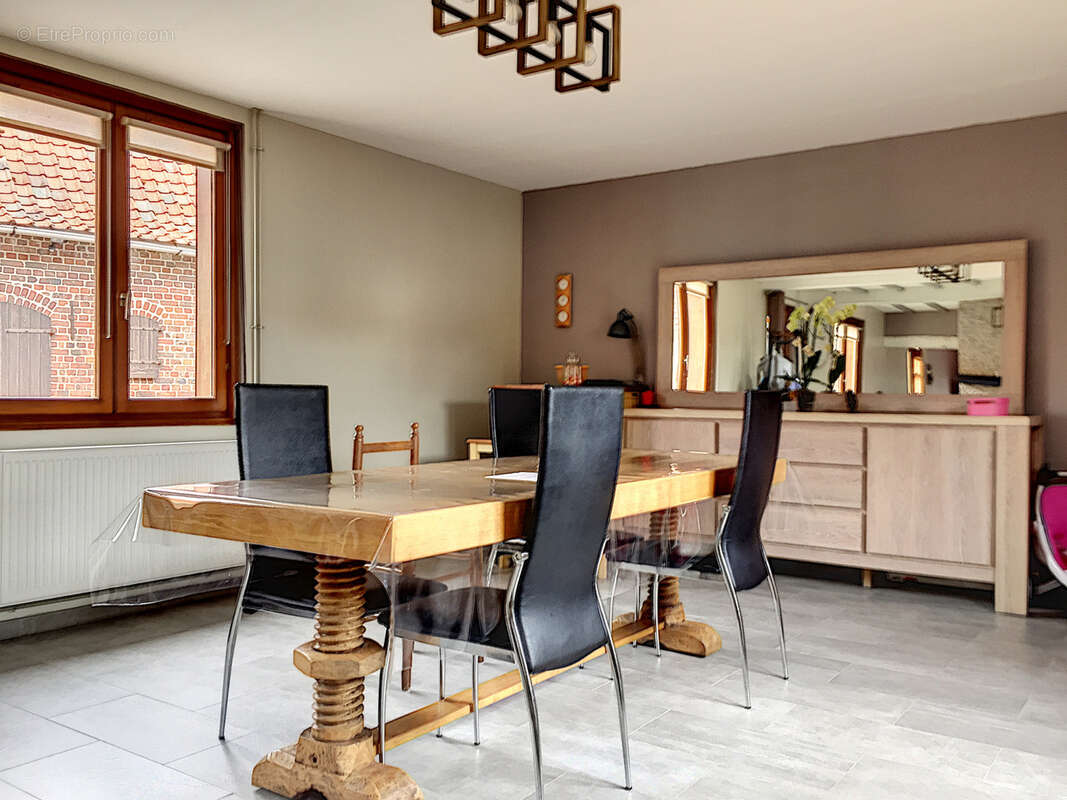 Maison à ESTREES-LES-CRECY