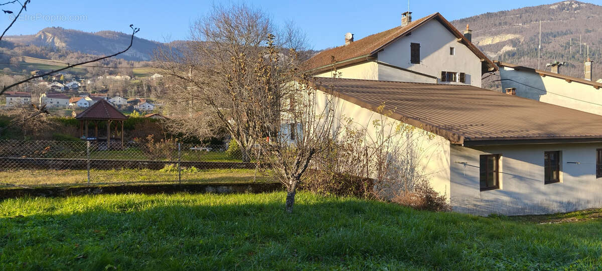 Maison à CHAMPFROMIER